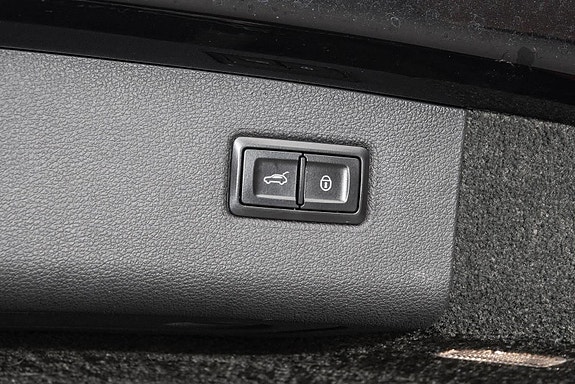 Bentley Bentayga 27 of 30