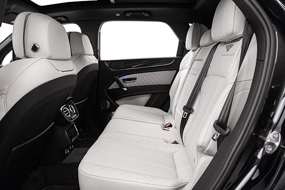 Bentley Bentayga 24 of 30