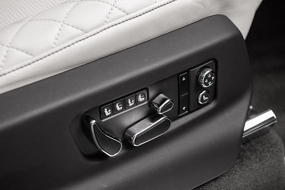 Bentley Bentayga 29 of 30
