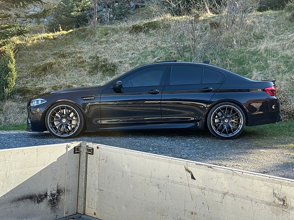 BMW M5 4 of 5