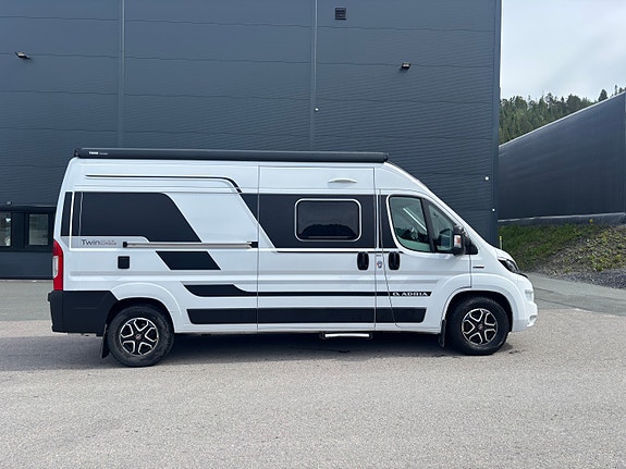 Adria Twin Supreme 600 SPB/9-trinns aut/160 hk/hjelpeluft bak/Ny pris! 2 of 5