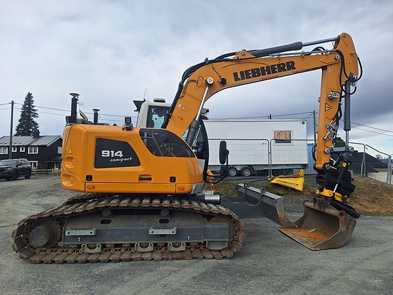 Liebherr R914 C 2 of 5