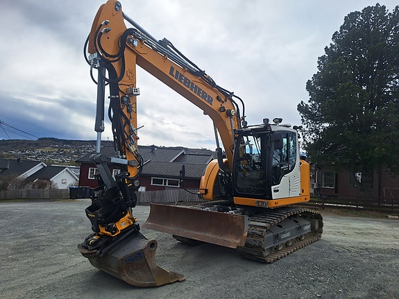 Liebherr R914 C 3 of 5