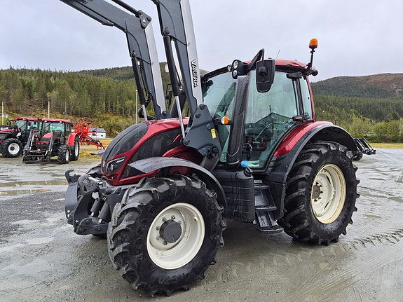 Valtra N104H5 2017, kr 695 000,-