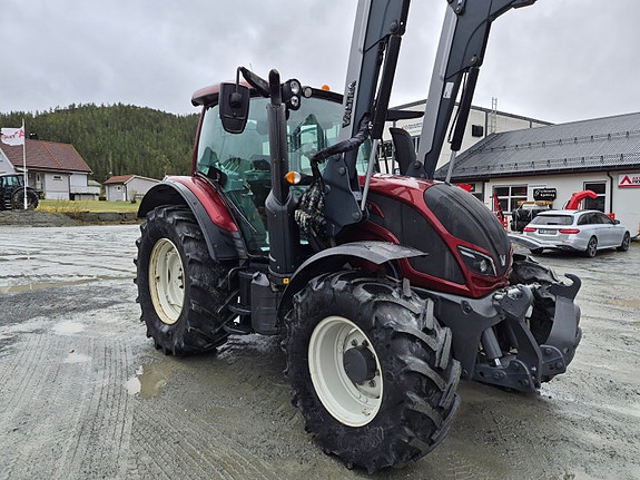 Valtra N104H5 2017, kr 695 000,-