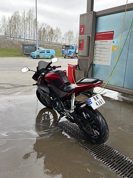 Yamaha YZF-R 125 5 of 5