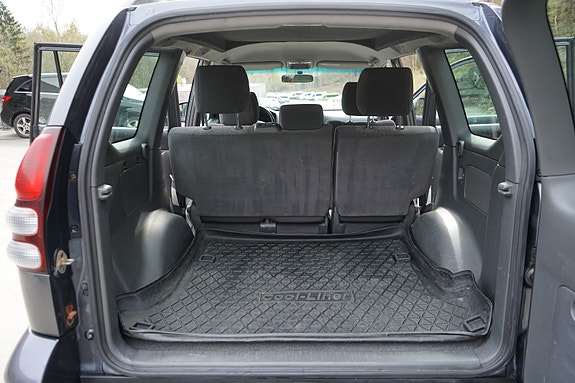 Toyota Land Cruiser 26 of 30
