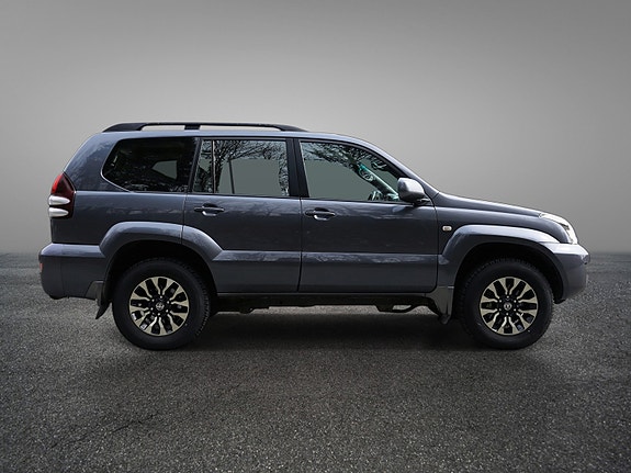 Toyota Land Cruiser 9 of 30