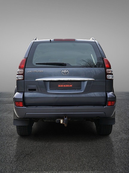 Toyota Land Cruiser 7 of 30
