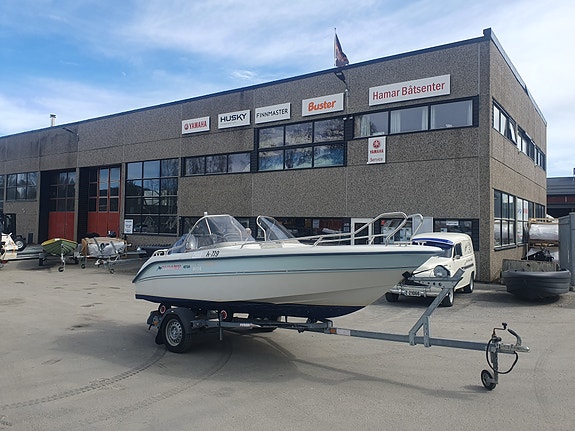 Pen Yamarin 4730 med nyere motor og henger. Kun 72T
