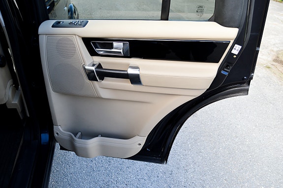Land Rover Discovery 22 of 30