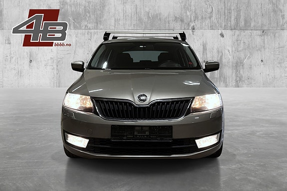 Skoda Rapid Spaceback 2 of 5