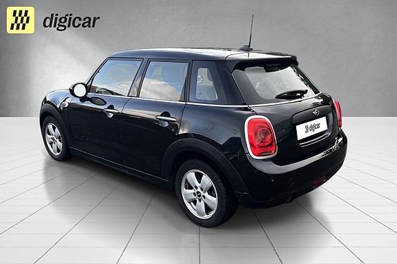 MINI One 4 of 5