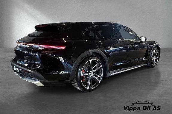 Porsche Taycan Cross Turismo 8 of 30