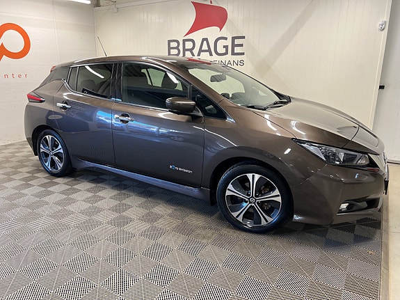 Nissan Leaf 3 of 5