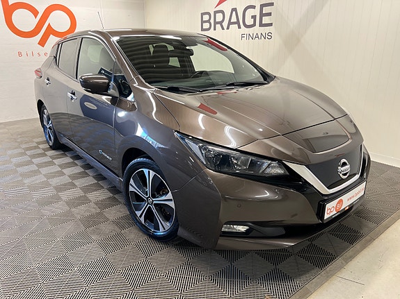 Nissan Leaf 2 of 5