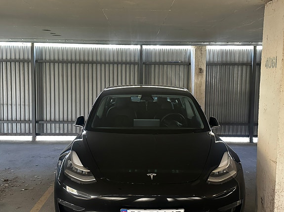 Tesla Model 3 3 of 12