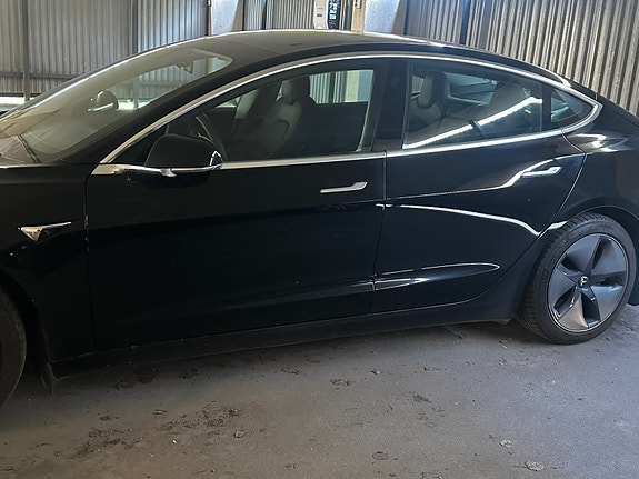 Tesla Model 3 6 of 12