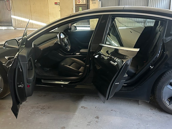 Tesla Model 3 5 of 12