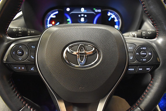 Toyota RAV4 Plug-in Hybrid 18 of 24