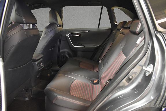 Toyota RAV4 Plug-in Hybrid 9 of 24