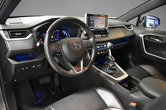 Toyota RAV4 Plug-in Hybrid 11 of 24