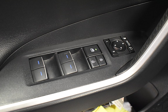 Toyota RAV4 Plug-in Hybrid 15 of 24