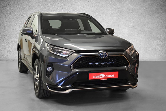 Toyota RAV4 Plug-in Hybrid 4 of 24