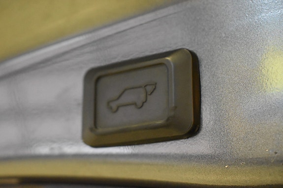 Toyota RAV4 Plug-in Hybrid 14 of 24