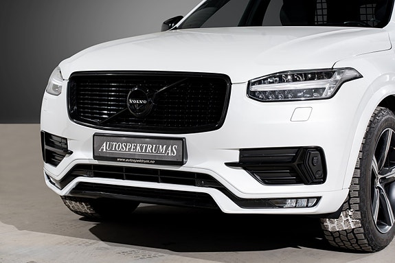Volvo XC90 2 of 5