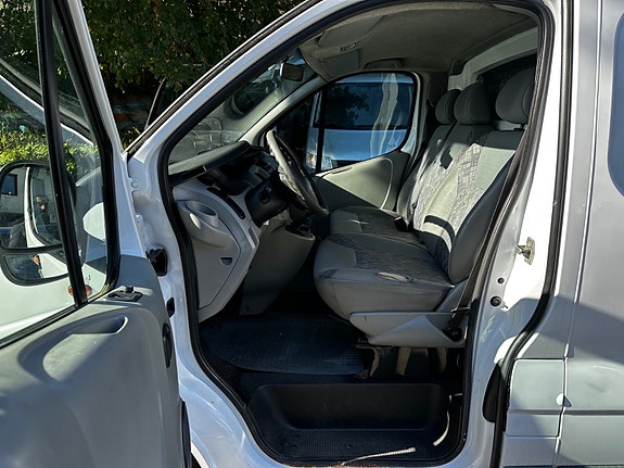 Opel Vivaro 15 of 30