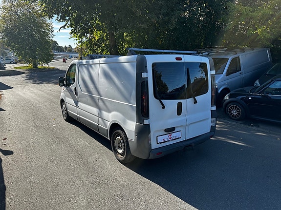 Opel Vivaro 4 of 5