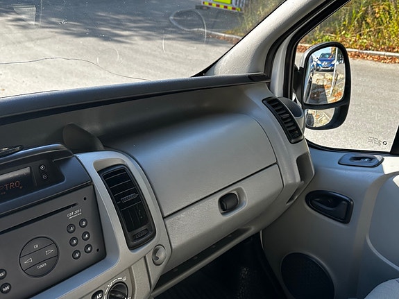 Opel Vivaro 20 of 30