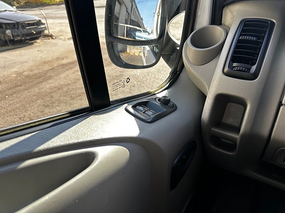 Opel Vivaro 24 of 30