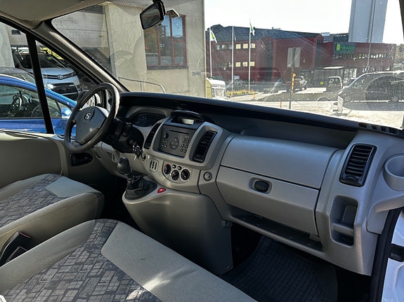 Opel Vivaro 18 of 30