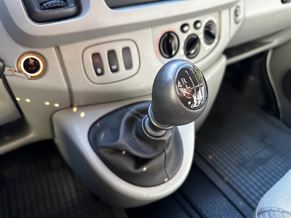 Opel Vivaro 23 of 30