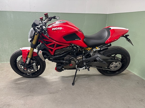 Ducati Monster 1200 4 of 5