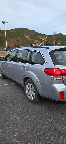 Subaru Outback 5 of 5