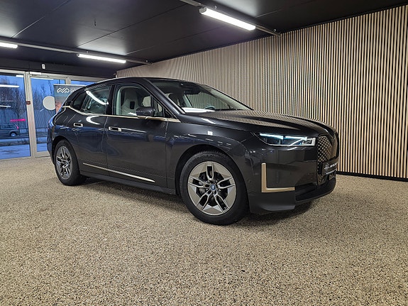 BMW iX