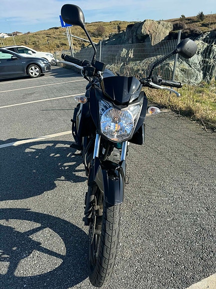 Yamaha YS 125 4 of 5