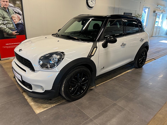 MINI Cooper S 3 of 5