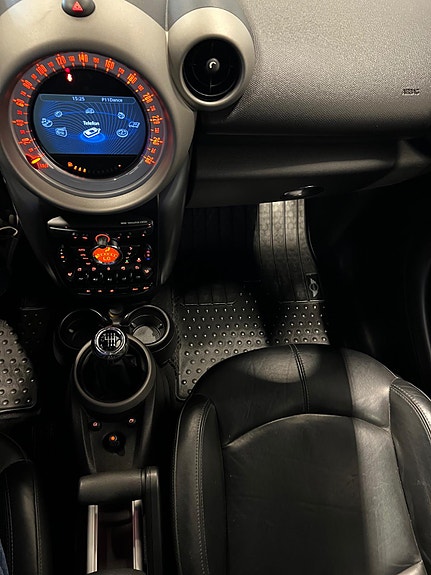 MINI Cooper S 27 of 30