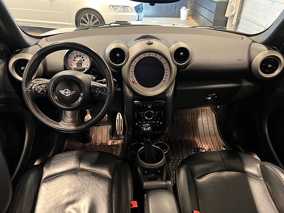 MINI Cooper S 15 of 30