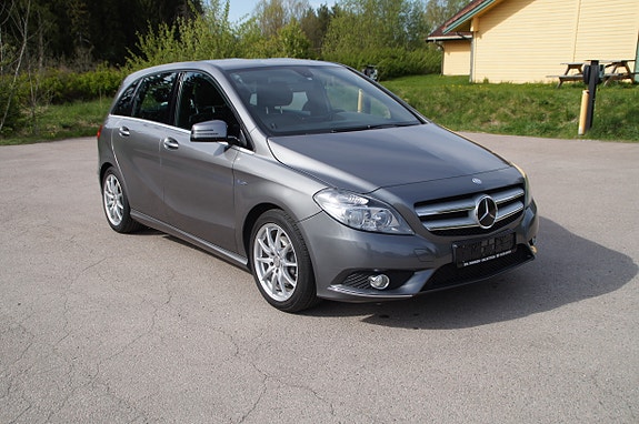 Mercedes-Benz B180