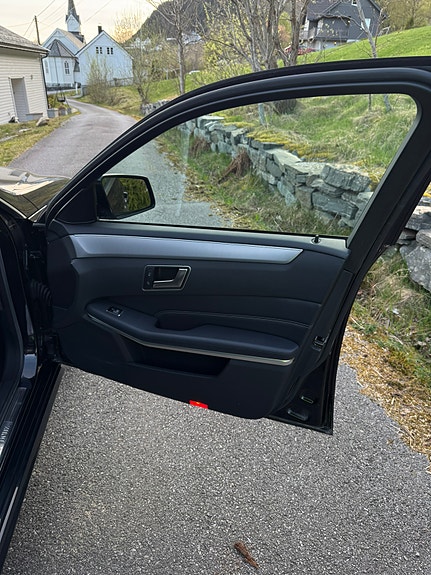 Mercedes-Benz E 250 11 of 23