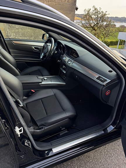 Mercedes-Benz E 250 12 of 23