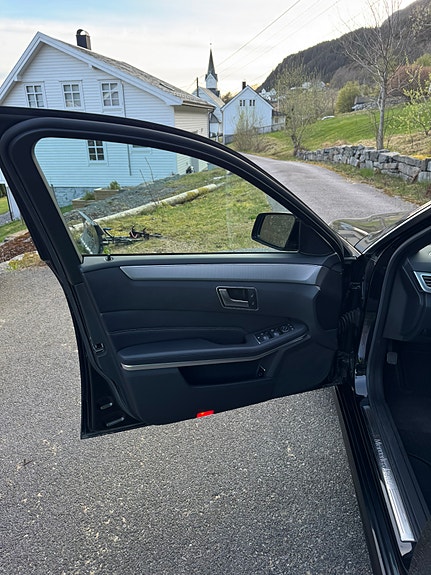 Mercedes-Benz E 250 9 of 23