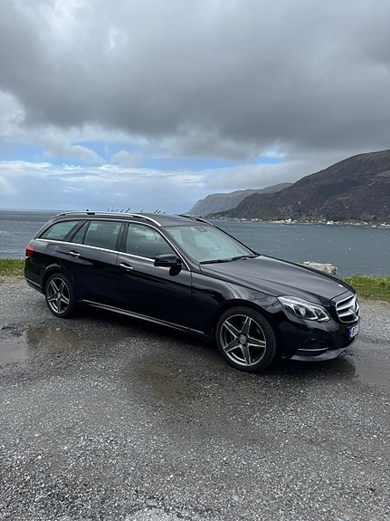 Mercedes-Benz E 250 2 of 23