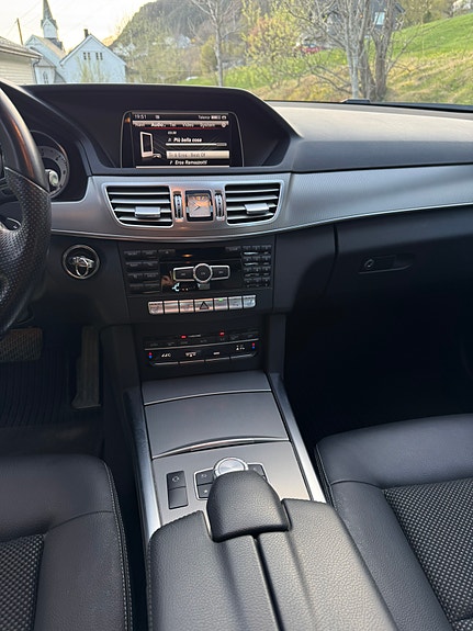 Mercedes-Benz E 250 19 of 23