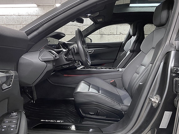 Audi e-tron GT 15 of 28